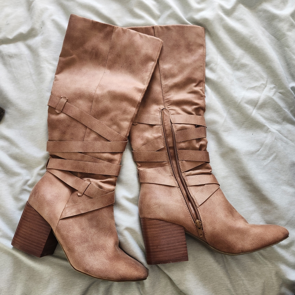 Never Worn - Francesca's Collections Tan Heeled Boots